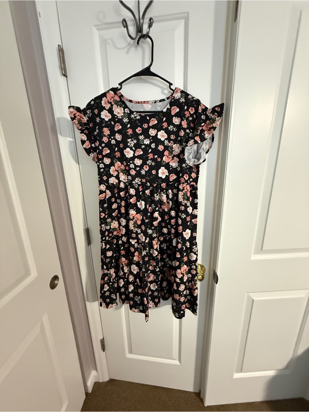Women’s Black Floral Ruffle Sleeve Dress